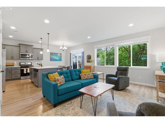 1537 S CAMILLE Pl, Newberg, OR 97132