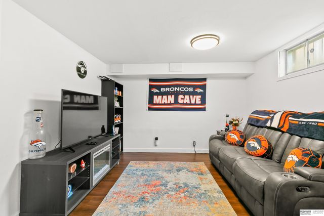 304 Payne Avenue, Bellevue, NE 68005