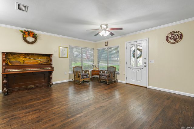 8519 Marathon, Universal City, TX 78148
