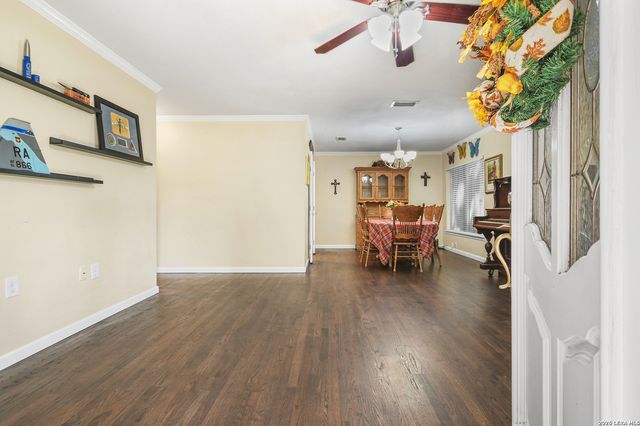 8519 Marathon, Universal City, TX 78148