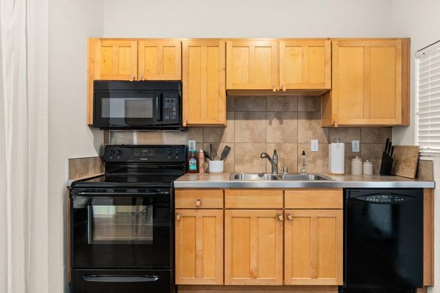 1101 Doctor Martin Luther King NE Avenue NE 9, Albuquerque, NM 87106