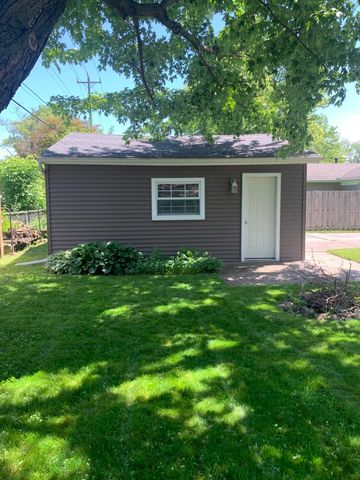 42032 Mcbride Avenue, Belleville, MI 48111