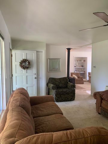 42032 Mcbride Avenue, Belleville, MI 48111
