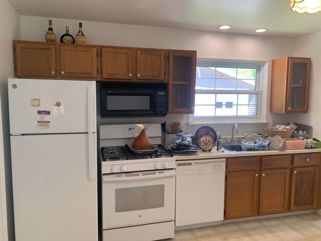 42032 Mcbride Avenue, Belleville, MI 48111