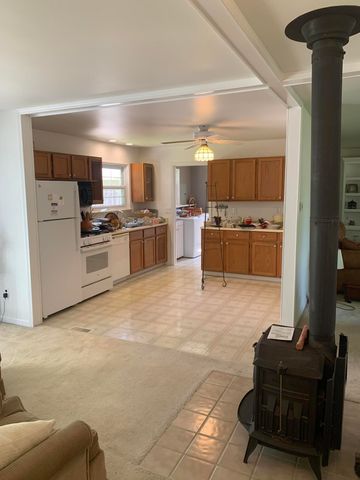 42032 Mcbride Avenue, Belleville, MI 48111
