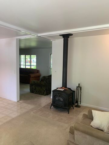 42032 Mcbride Avenue, Belleville, MI 48111