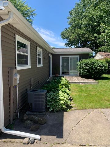 42032 Mcbride Avenue, Belleville, MI 48111