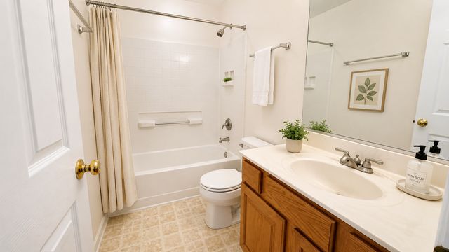 2028 Cypress Court, Glendale Heights, IL 60139