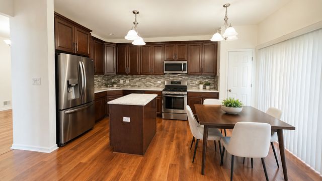 2028 Cypress Court, Glendale Heights, IL 60139