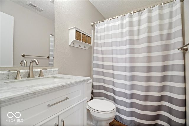 12885 Howe Road, Fishers, IN 46038