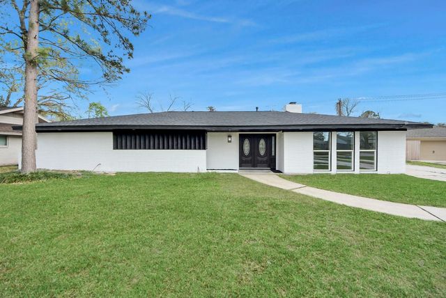1418 San Sebastian Lane, Nassau Bay, TX 77058