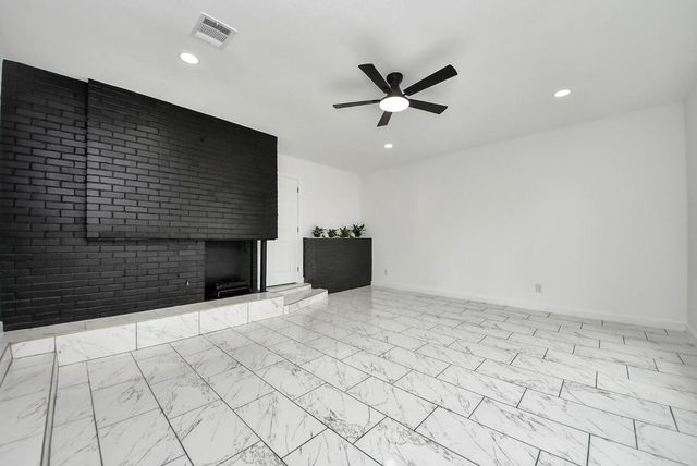 1418 San Sebastian Lane, Nassau Bay, TX 77058