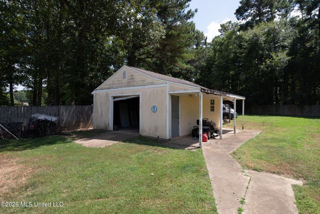9883 Chris Drive, Olive Branch, MS 38654