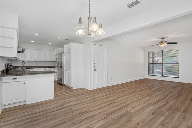 2328 Globe Avenue, Dallas, TX 75228