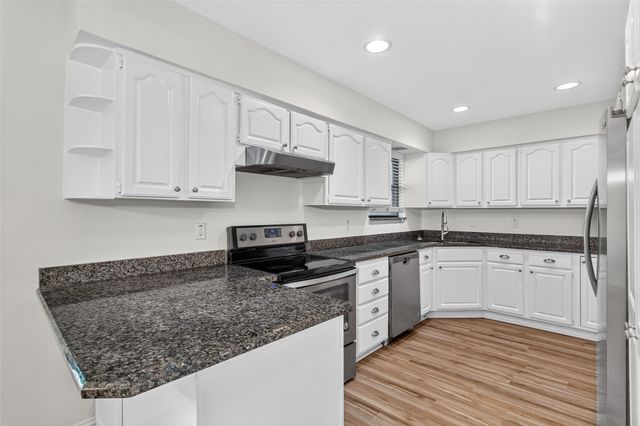 2328 Globe Avenue, Dallas, TX 75228
