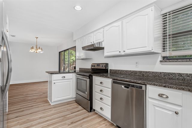 2328 Globe Avenue, Dallas, TX 75228