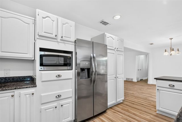 2328 Globe Avenue, Dallas, TX 75228