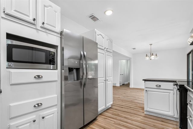 2328 Globe Avenue, Dallas, TX 75228