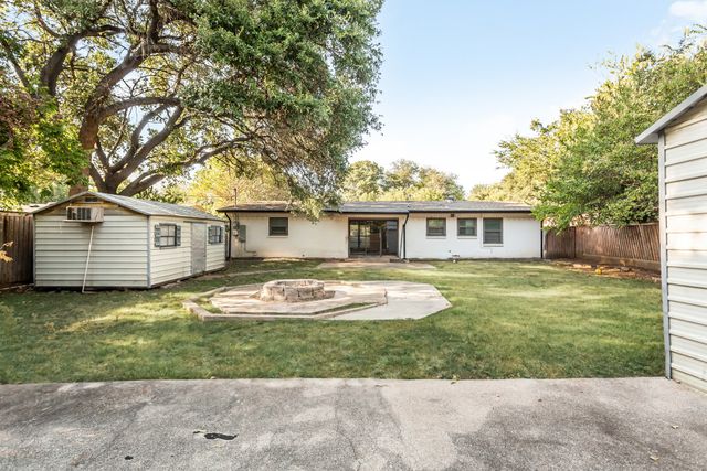 2328 Globe Avenue, Dallas, TX 75228