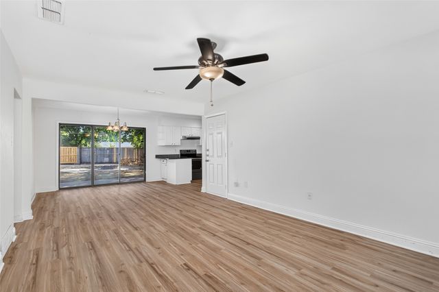 2328 Globe Avenue, Dallas, TX 75228