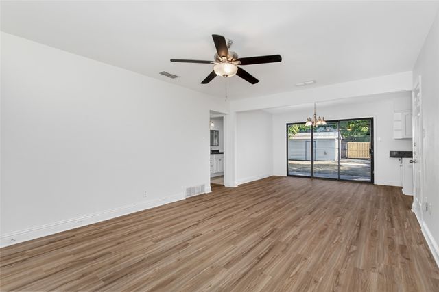 2328 Globe Avenue, Dallas, TX 75228