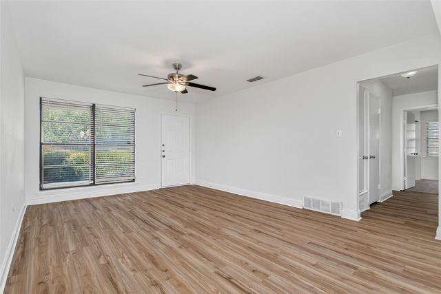 2328 Globe Avenue, Dallas, TX 75228