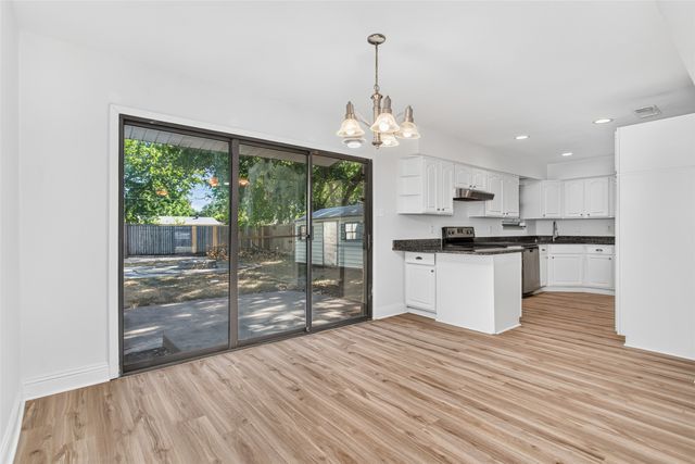 2328 Globe Avenue, Dallas, TX 75228