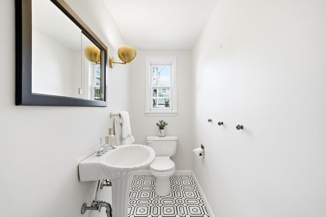 17 Woodhaven Rd, Newton, MA 02468