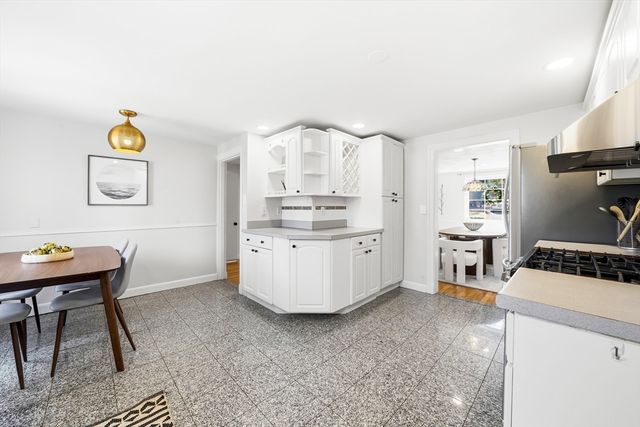 17 Woodhaven Rd, Newton, MA 02468