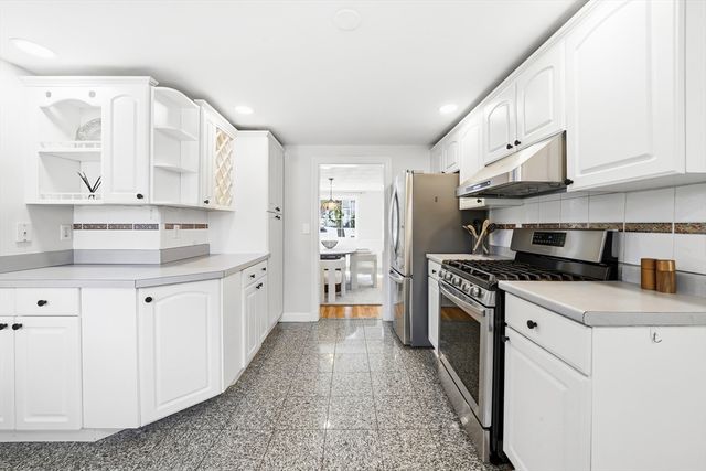 17 Woodhaven Rd, Newton, MA 02468