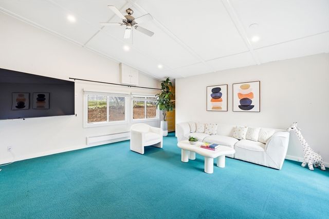 17 Woodhaven Rd, Newton, MA 02468