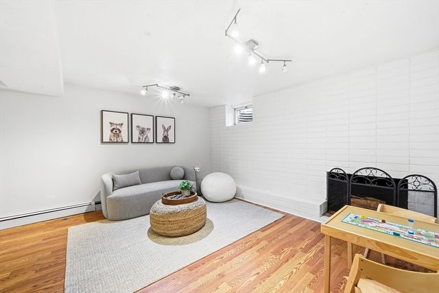 17 Woodhaven Rd, Newton, MA 02468