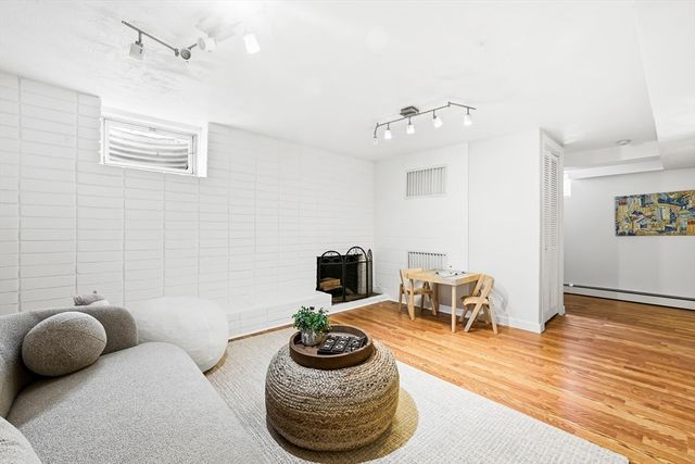 17 Woodhaven Rd, Newton, MA 02468