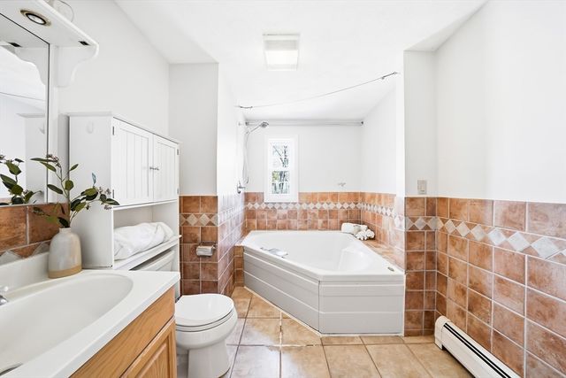 17 Woodhaven Rd, Newton, MA 02468