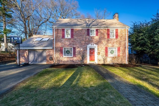 17 Woodhaven Rd, Newton, MA 02468