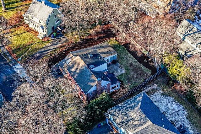 17 Woodhaven Rd, Newton, MA 02468