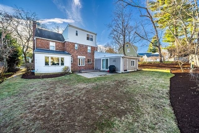 17 Woodhaven Rd, Newton, MA 02468