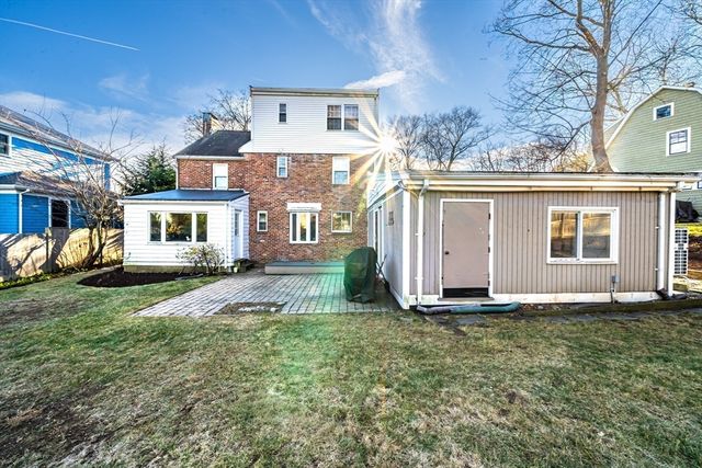 17 Woodhaven Rd, Newton, MA 02468