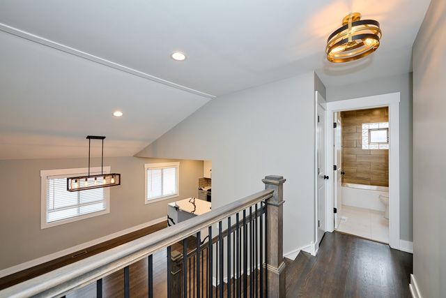 8926 Natoma Avenue, Morton Grove, IL 60053