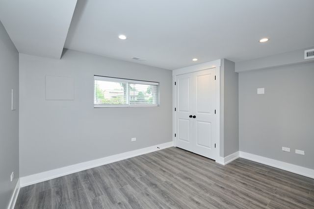 8926 Natoma Avenue, Morton Grove, IL 60053