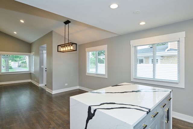 8926 Natoma Avenue, Morton Grove, IL 60053