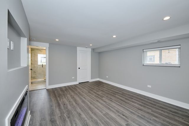 8926 Natoma Avenue, Morton Grove, IL 60053