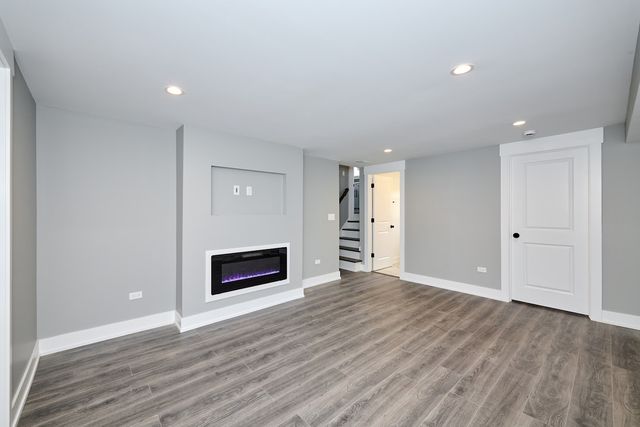 8926 Natoma Avenue, Morton Grove, IL 60053