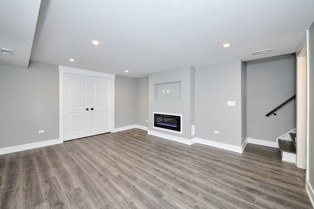 8926 Natoma Avenue, Morton Grove, IL 60053