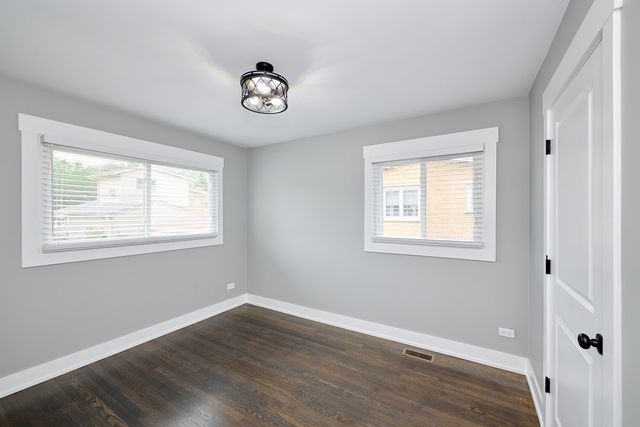 8926 Natoma Avenue, Morton Grove, IL 60053