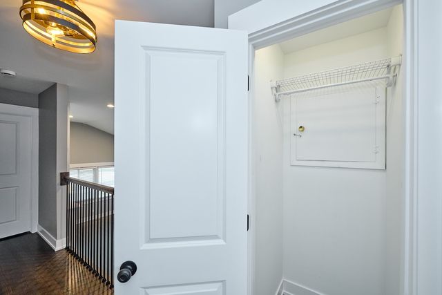 8926 Natoma Avenue, Morton Grove, IL 60053