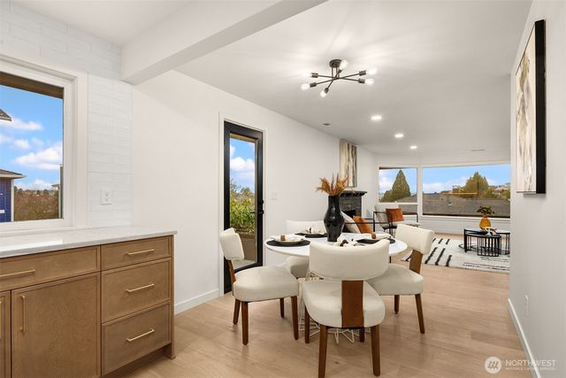 3702 W Fulton Street, Seattle, WA 98199