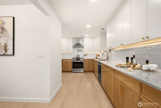 3702 W Fulton Street, Seattle, WA 98199