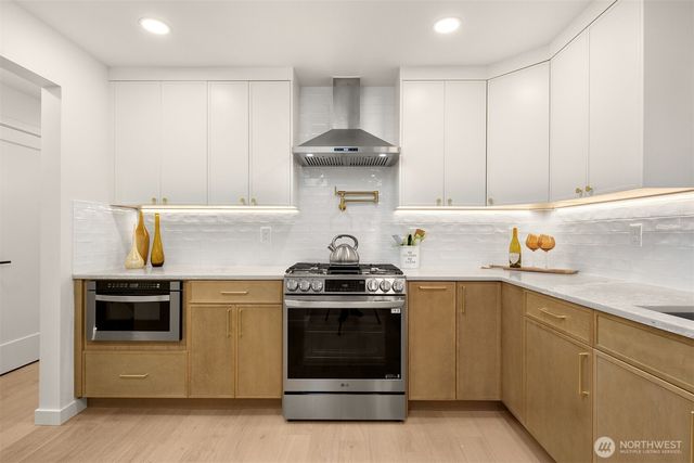 3702 W Fulton Street, Seattle, WA 98199