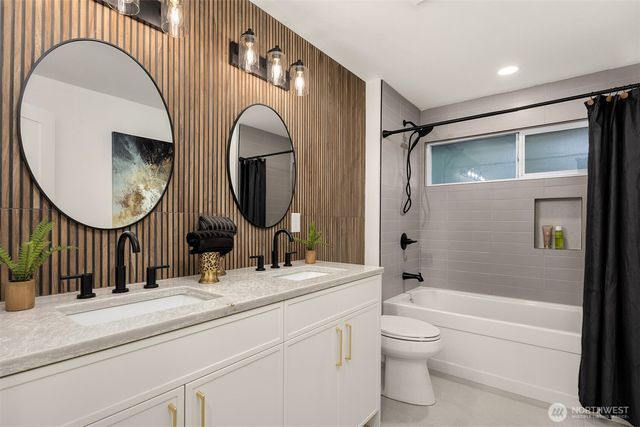 3702 W Fulton Street, Seattle, WA 98199